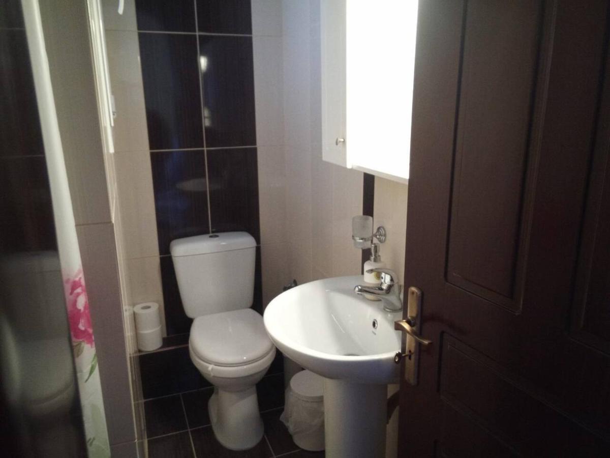 Teo's House 1 *